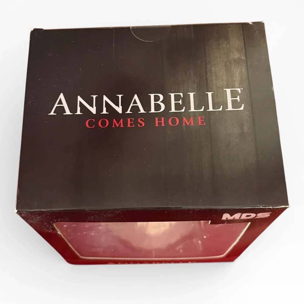 Annabelle Comes Home Mezco Horror Figure Doll New‎ and Sealed Collectors